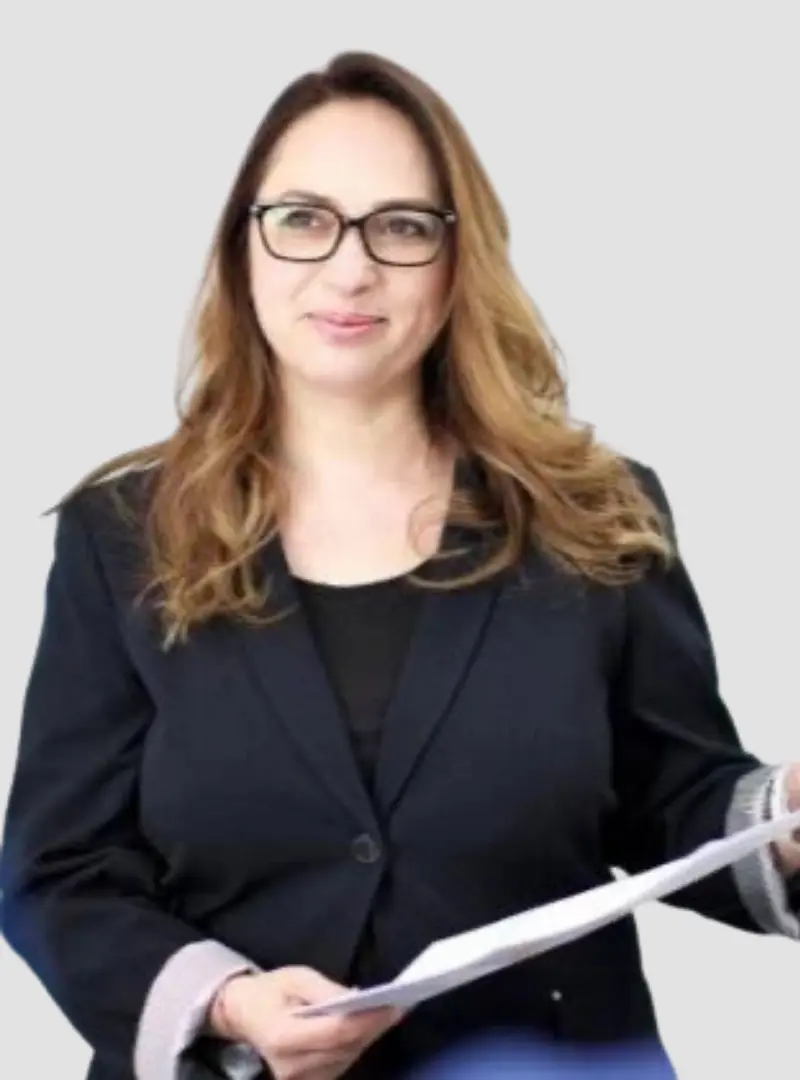 Claudia Ont, Receptionist